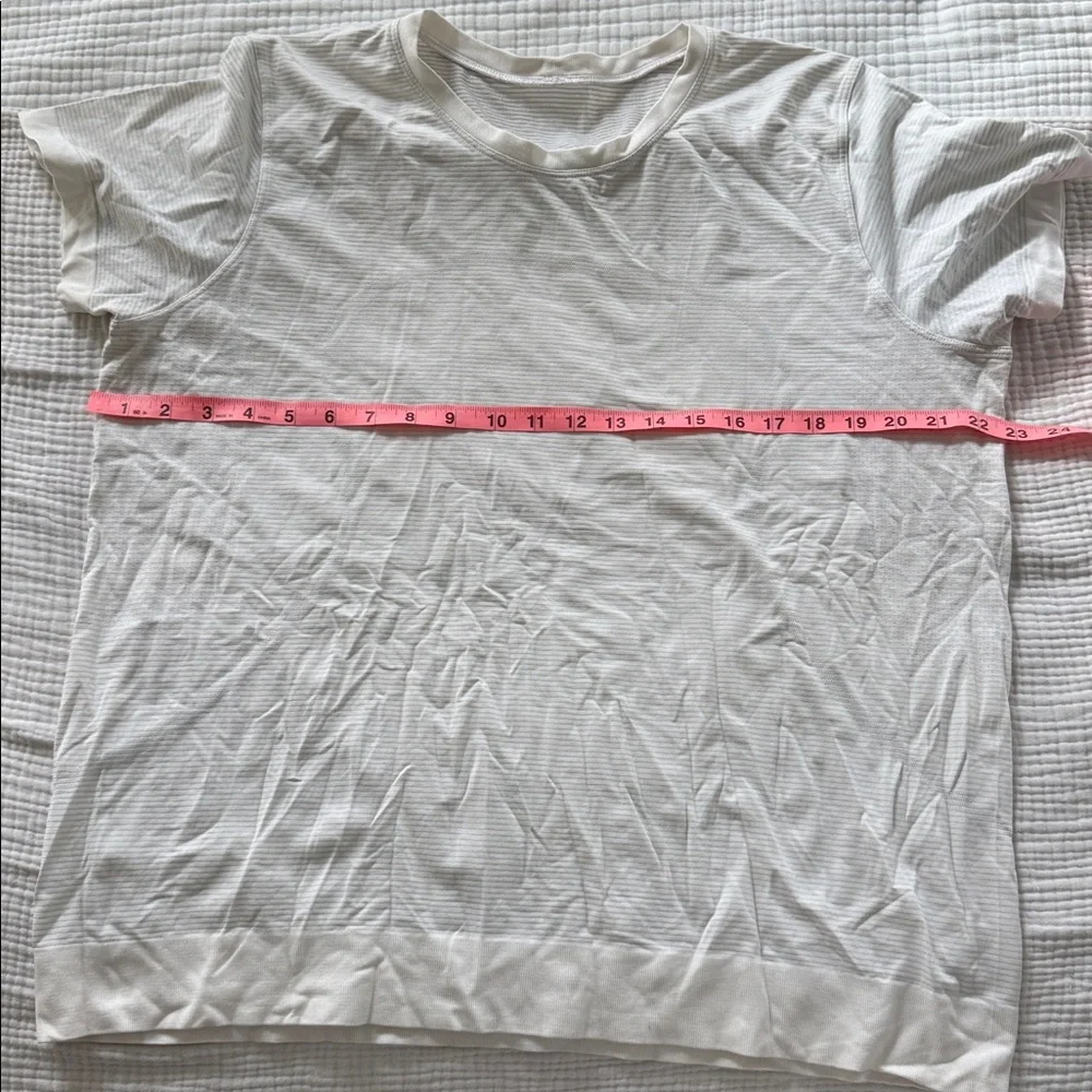 lululemon athletica Women's White Short Sleeve Ribbed Tee
